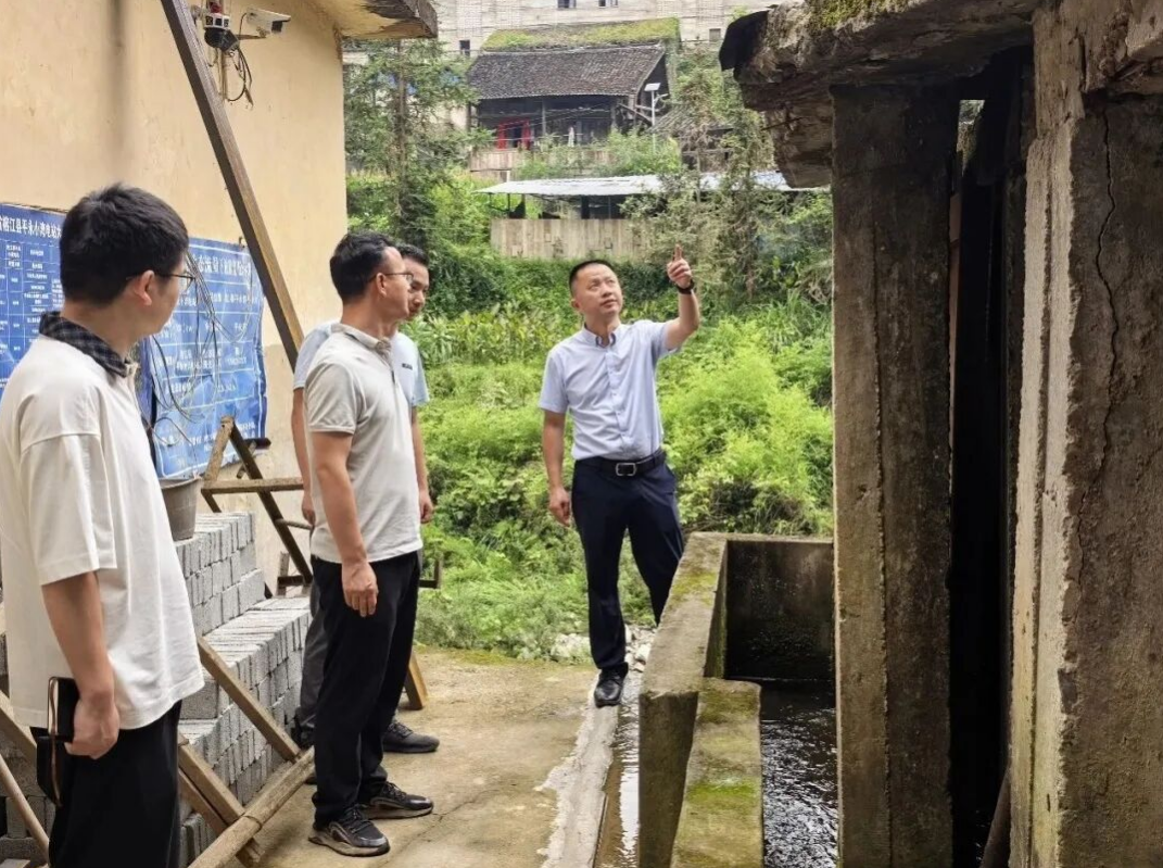 潘建波开展第二季度巡河工作